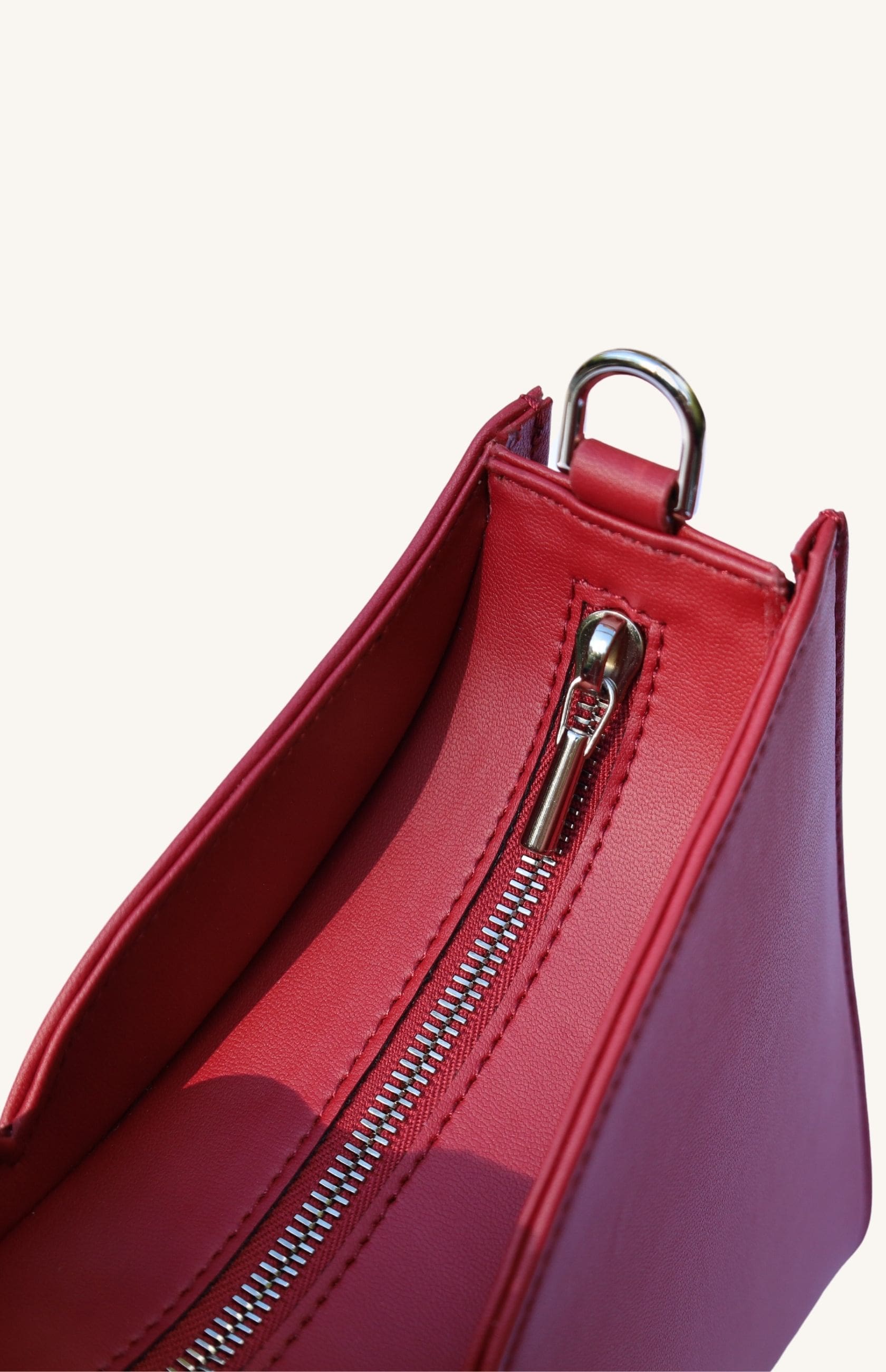 Sac-Rouge-Vegan-Zoom-1-Lerisa