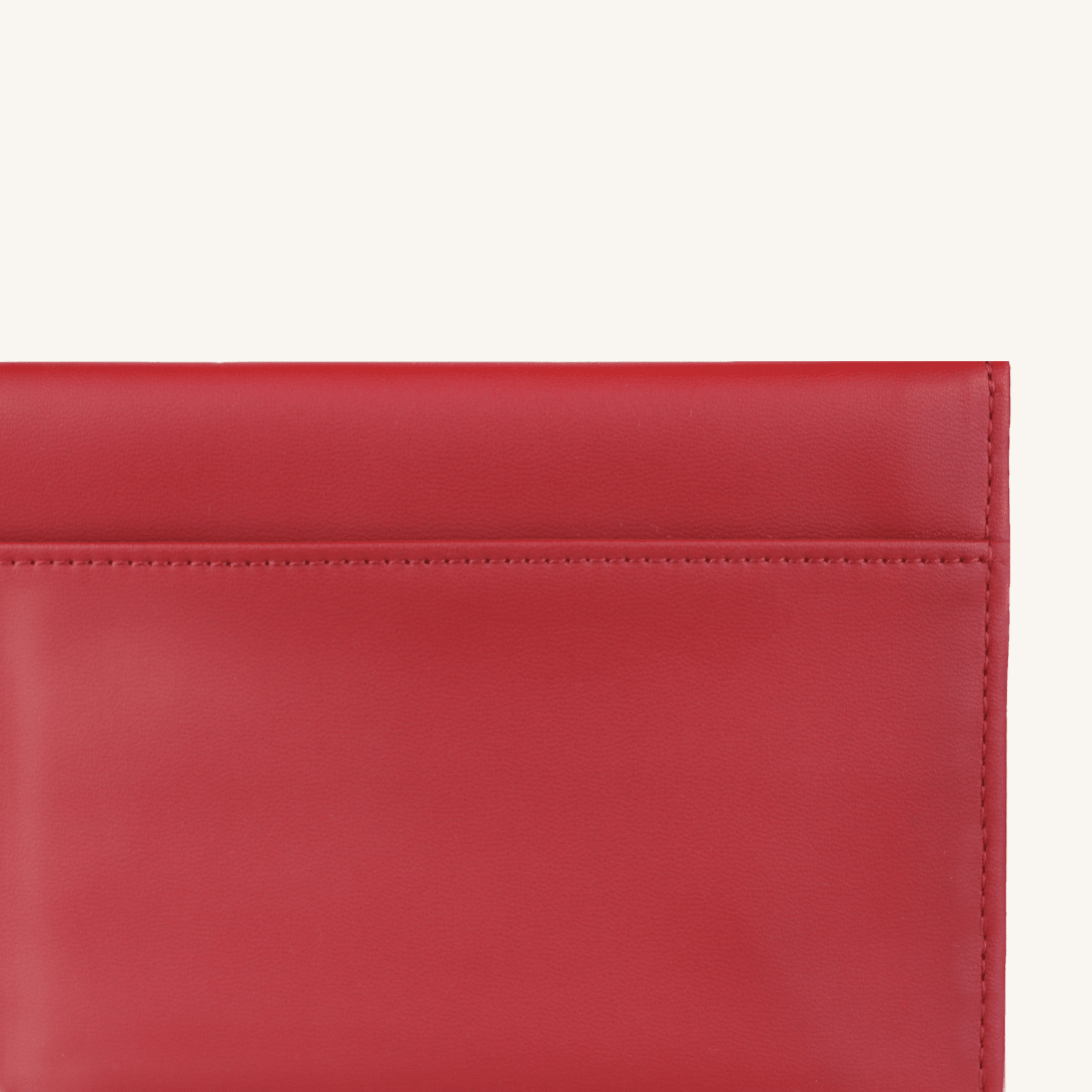 Pochette Lérisa - Rouge rubis - Pochette vegan - Made in France - Cuir de raisin - Maroquinerie vegan - Fabriqué en France