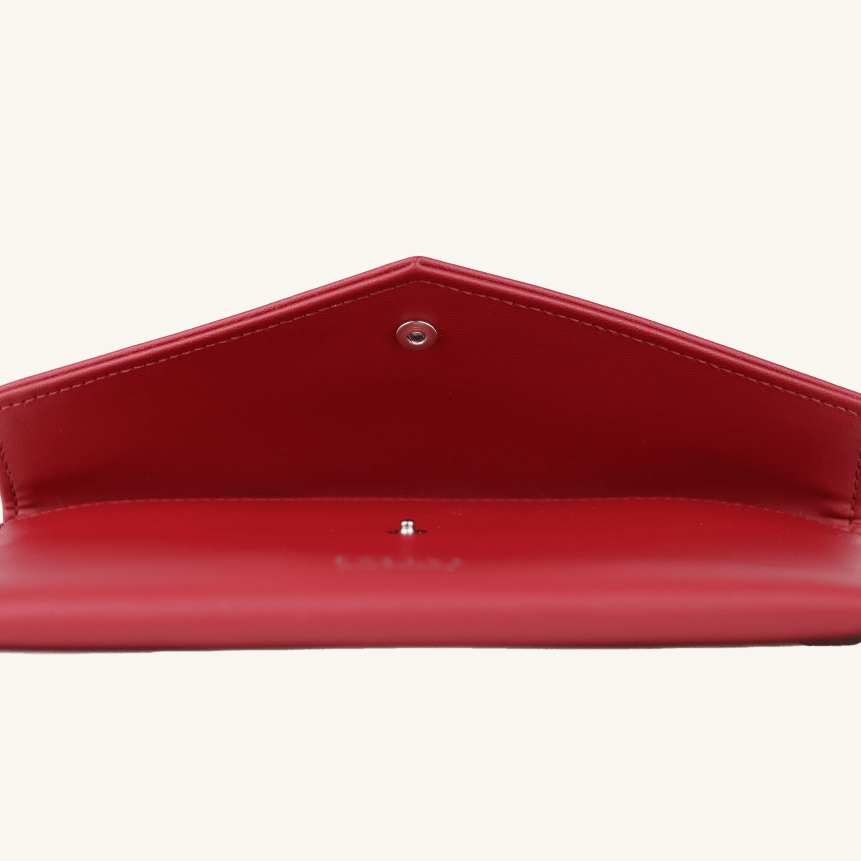 Pochette Lérisa - Rouge rubis - Pochette vegan - Made in France - Cuir de raisin - Maroquinerie vegan - Fabriqué en France